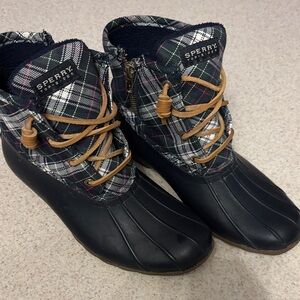Sperry Navy and Plaid Duck Boots size 7